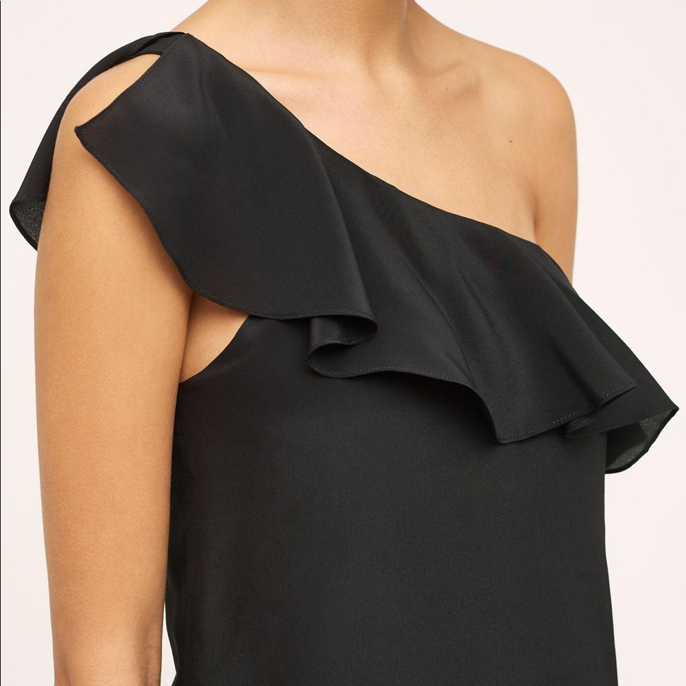 ⭐️Anthropologie One Shoulder⭐️
